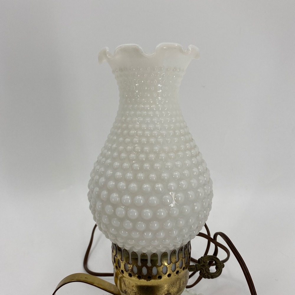 Vintage White Hobnail Milk Glass Hurricane Lamp Electric Ruffled Finger Loop - Picture 4 of 9